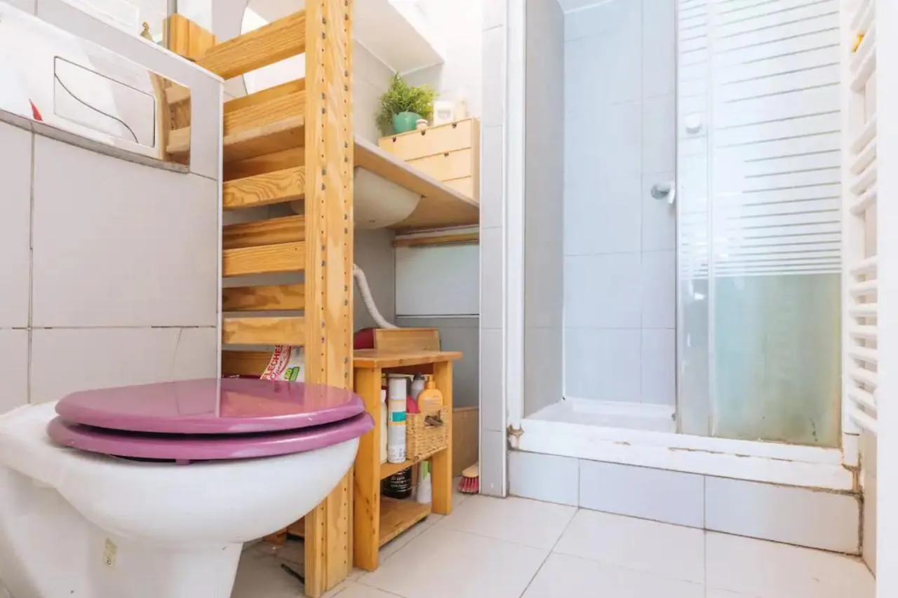 Charming Studio Apartment For 2 Paris France